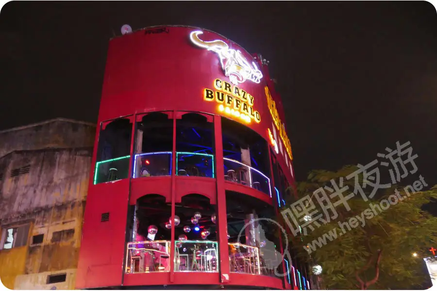 啤酒吧/夜店/妖哥哥：探秘胡志明步行街-范五老