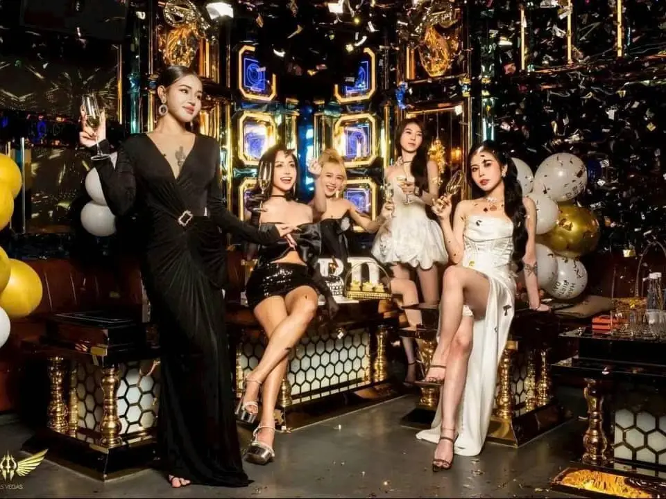 【好店推荐】胡志明商务礼服KTV：豪门