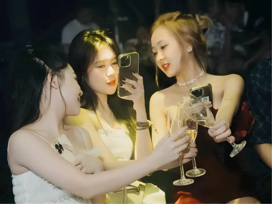 【好店推荐】胡志明商务礼服KTV：G-Luxe